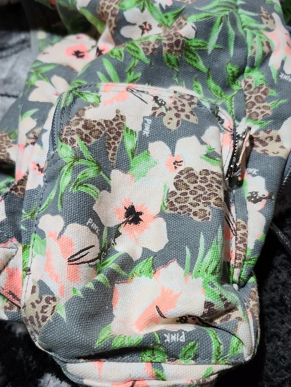 VINTAGE VS PINK 2013 WILD TROPICAL PALM CHEETAH PRINT DRAWSTRING FLAP BACKPACK